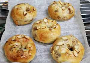 ソーセージ&くるみベーグル