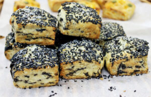 胡麻あんとくるみのスコーン