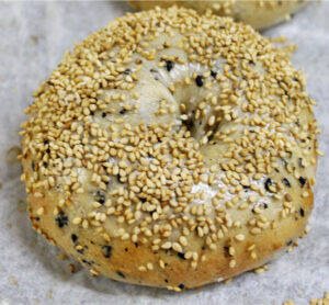 ごまと岩塩のベーグル