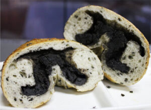 黒ごまあんベーグル