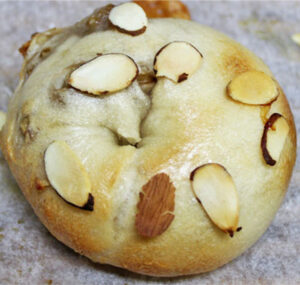 ソーセージ&くるみベーグル