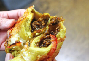 キーマカレーベーグル 断面