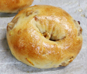 オレンジ&ナッツ(クリチー入り)ベーグル